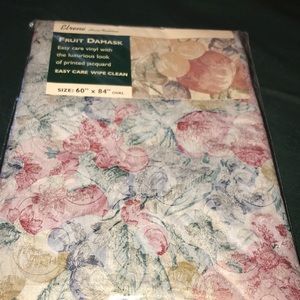 Oval Damask table cloth